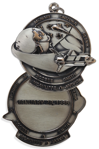 Challenger STS-51-L Robbins Medal, Serial #1 -- Given to the Family of Commander Dick Scobee